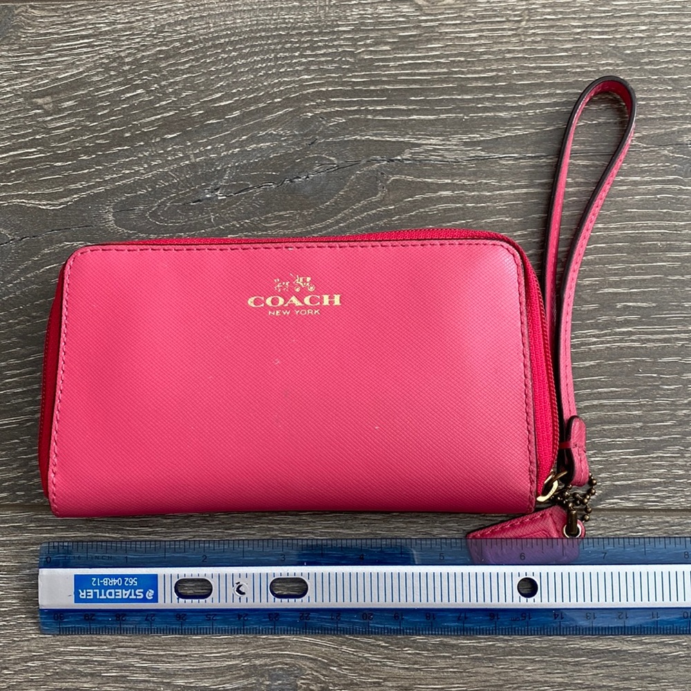 Used Coach wristlet